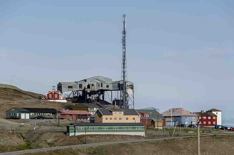 26 - Noruega - islas Svalbard - isla de Spitsbergen - Longyearbyen - antiguas instalaciones mineras